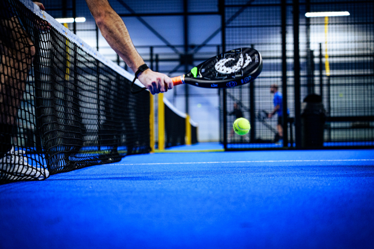 Comment bien tenir sa raquette de padel pour progresser