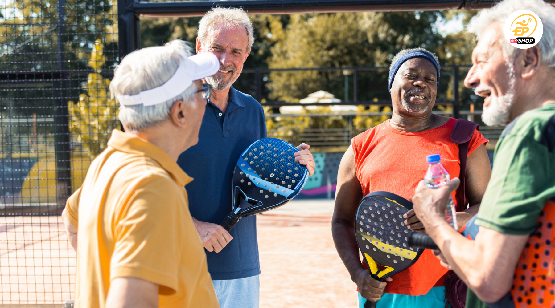 Padel senior : un sport bénéfique pour rester actif à tout âge