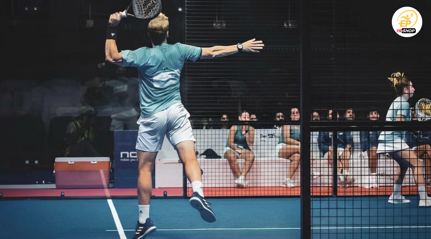 Qu’est-ce qu’un smash au padel et comment le réussir ?