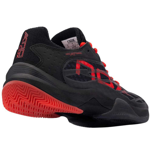 Chaussures de padel Nox AT10 Lux noir rouge back - Esprit Padel Shop